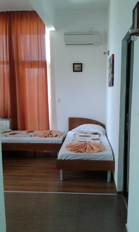 Zora Guest House Primorsko Camera foto