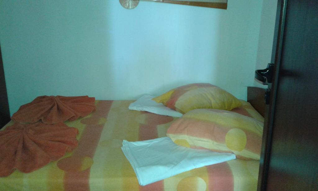 Zora Guest House Primorsko Camera foto
