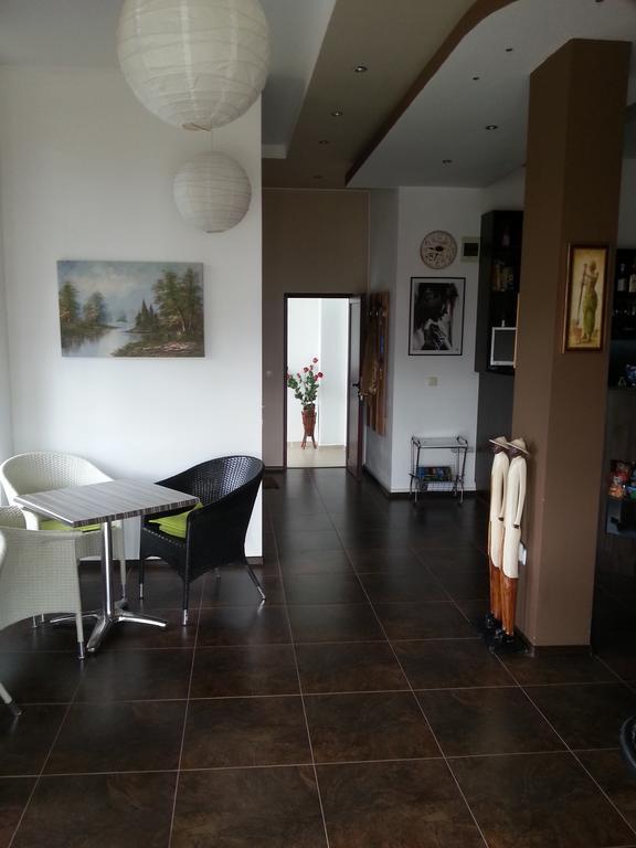 Zora Guest House Primorsko Esterno foto