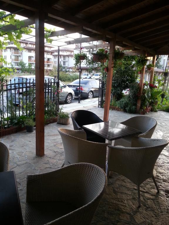 Zora Guest House Primorsko Esterno foto