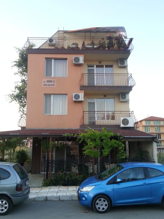 Zora Guest House Primorsko Esterno foto