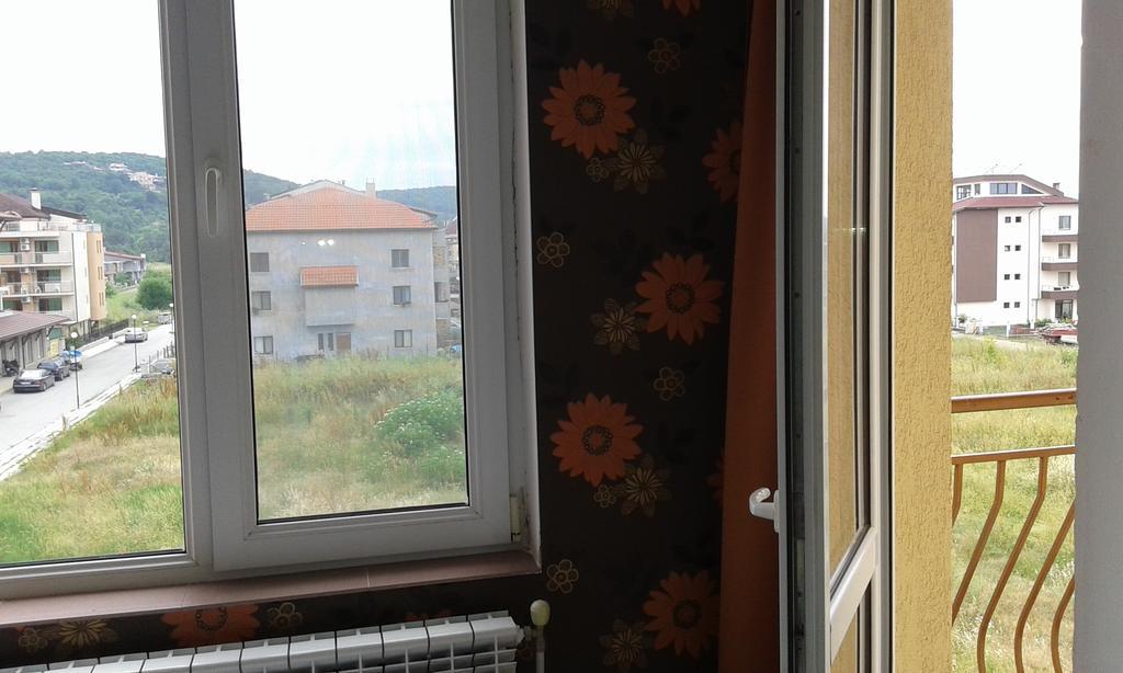 Zora Guest House Primorsko Camera foto