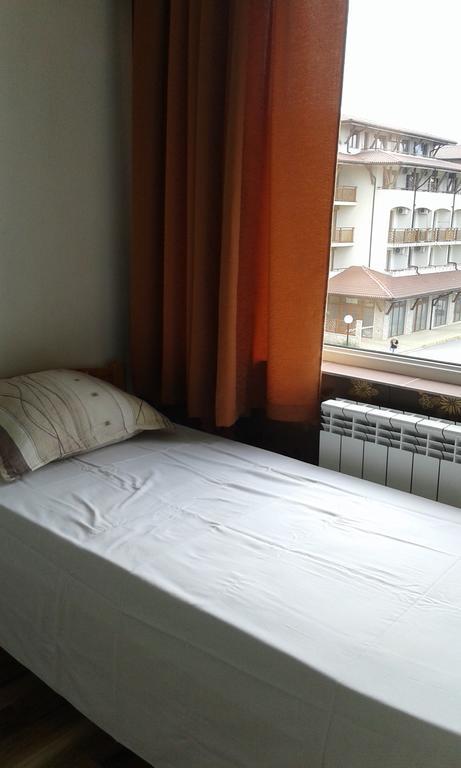 Zora Guest House Primorsko Esterno foto