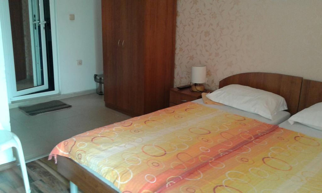 Zora Guest House Primorsko Camera foto